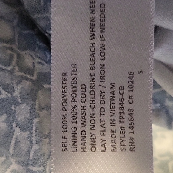 Cal Style Light Blue Snake Print Flounce Sleeve Lined Blouse - Size S - Picture 9 of 9